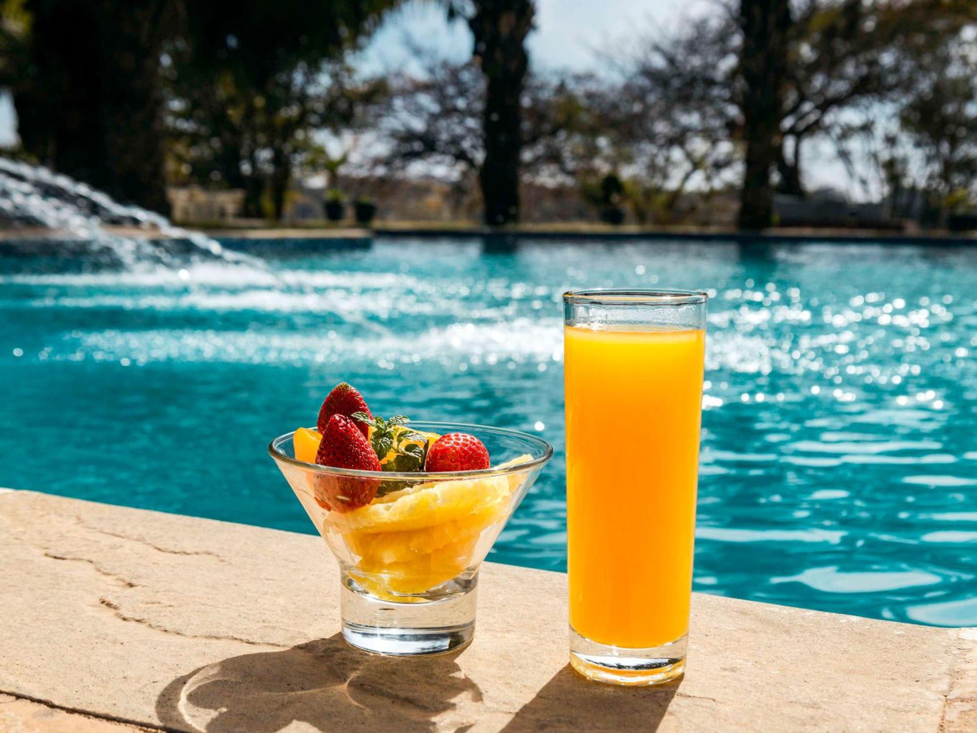Отель Pullman Lubumbashi Grand Karavia. Экстерьер фото